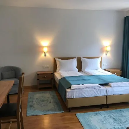 Haus Planegg Xl בית נופש