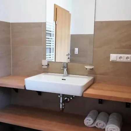 Haus Planegg Xl בית נופש