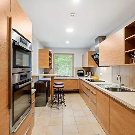Haus Planegg Xl בית נופש