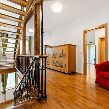 Haus Planegg Xl Holiday home Rangersdorf